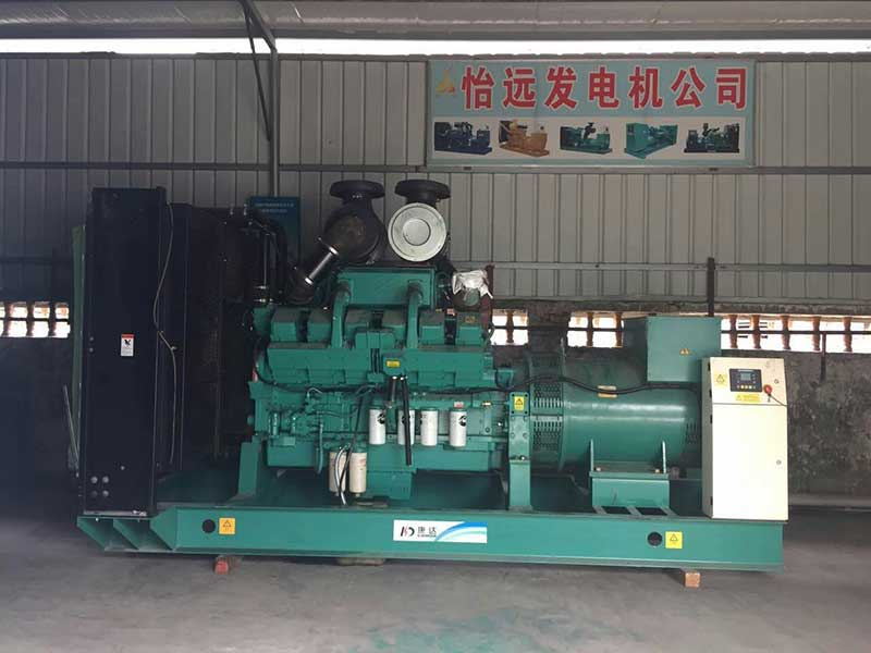 二手800kw康明斯发电机组2