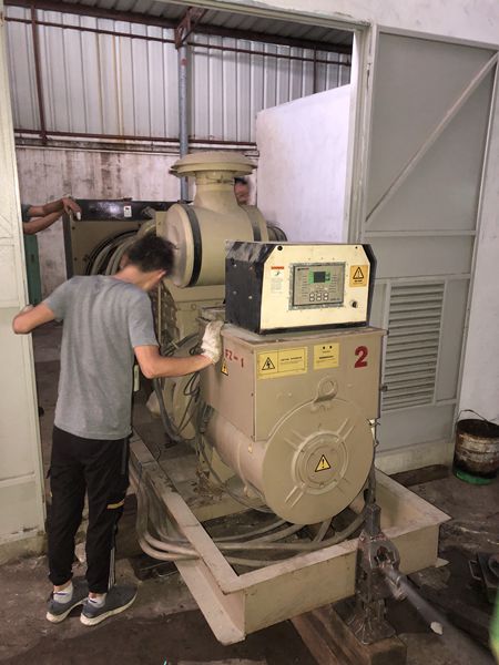 220kw二手康明斯柴油发电机组